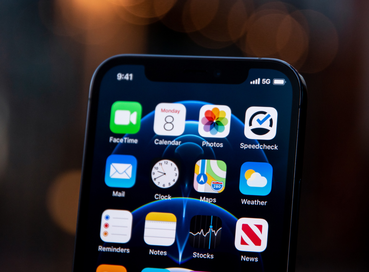 光坡镇苹果手机维修分享为什么 iPhone 12 在冬季会自动关机 